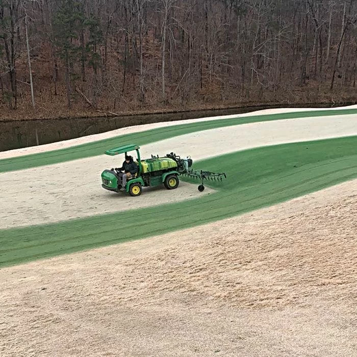 GURUgrass™ Premium Grass Colorant - 1 Gallon 2 GURUgrass™ Premium Grass Colorant - 1 Gallon - Image 2