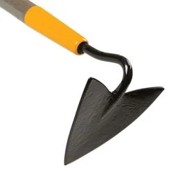 Ames Warren Triangular Hoe, 4.75-inch Width 5 Ames Warren Triangular Hoe, 4.75-inch Width -Garden Outdoor 7wh 2